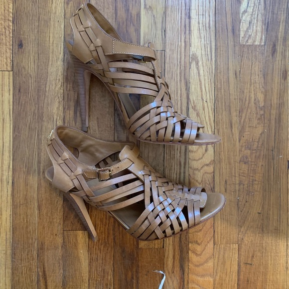 Tory Burch Tan Sandals - Picture 5 of 10